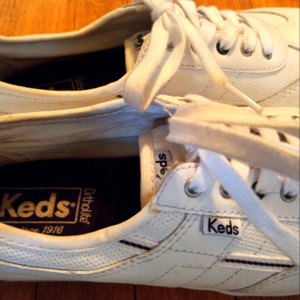 Womens white KEDS sneakers size 6.5. White